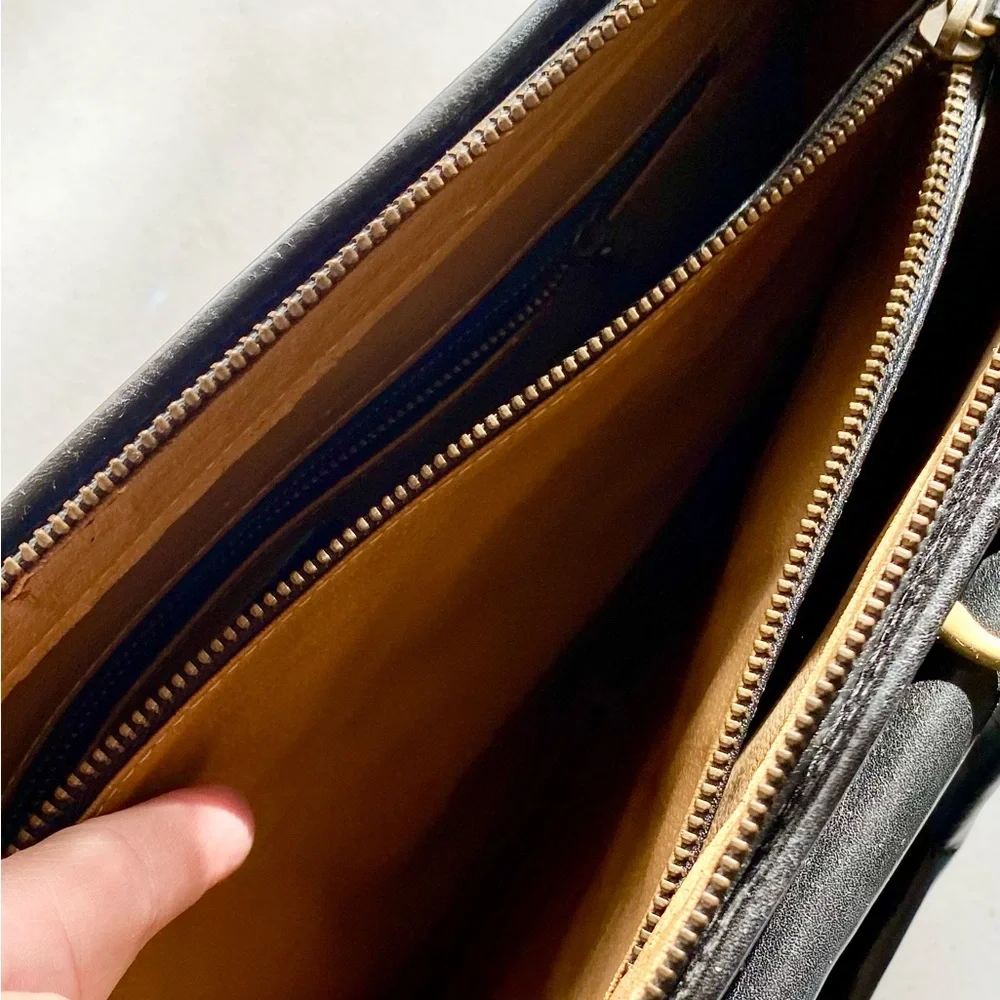 Elegant Black Leather Briefcase for Men Italian leather bag